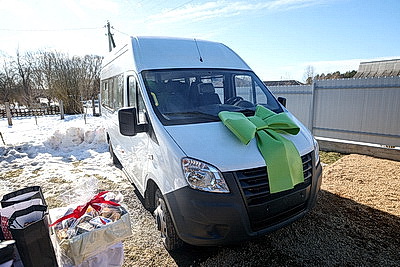 Мамина мечта исполнилась. Многодетной семье из Вилейского района подарили автомобиль