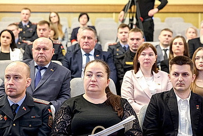 \"Неравнодушие к чужой беде\". В Витебске чествовали участников добровольных дружин