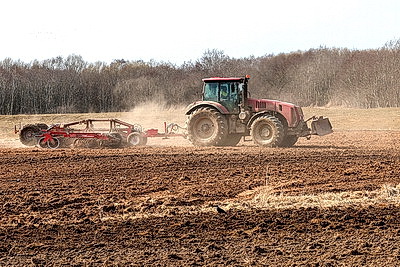 Посевная-2026 в Бешенковичах: новая техника и высокие темпы