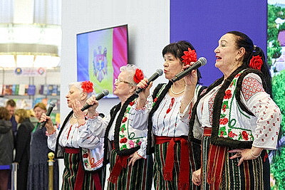 Фольклорные танцы и книги о подвигах. Презентация Армении и Молдовы прошла на Минской книжной выставке-ярмарке