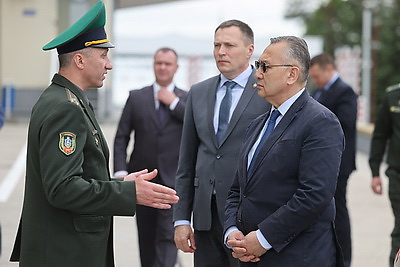 Делегация ОДКБ посетила погранзаставу и пункт пропуска \"Брузги\"