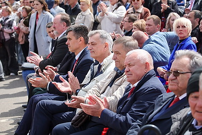 Танцы тракторов и презентация талисмана. МТЗ празднует 80-летие