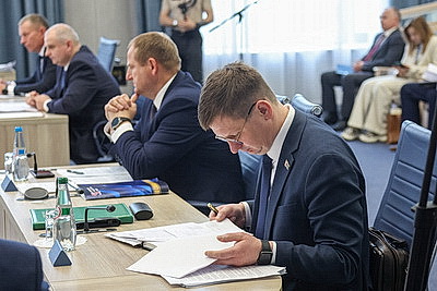 В Мингорисполкоме рассмотрели меры по сокращению объемов сверхнормативного строительства