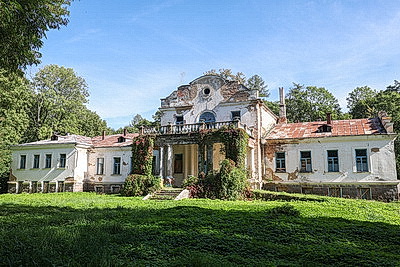 Усадебно-парковый ансамбль Новицких