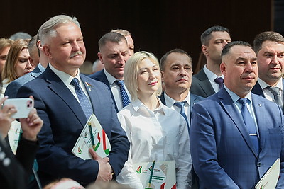 В съезде партии \"Белая Русь\" участвуют около 600 делегатов со всей страны