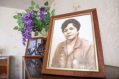 Кочанова поздравила ветерана ВОВ Ядвигу Еробкину с 101-летием