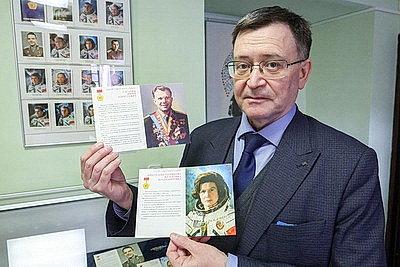 Письмо Гагарина, значки, плакаты. В Витебске открылась посвященная космосу выставка