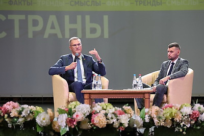 \"На все вопросы ответы были доступные, чтобы было понятно каждому\". Марков и Гигин встретились с жителями Барановичей и Пинска