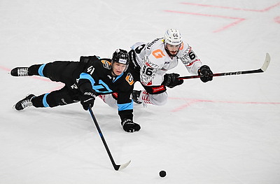 Минские динамовцы в овертайме дома уступили \"Авангарду\"