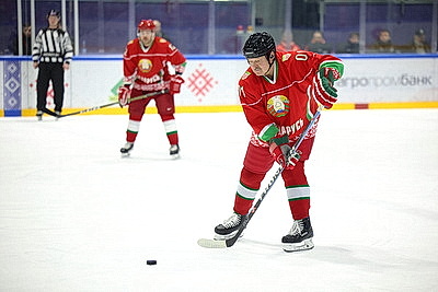 Команда Президента выиграла четвертый матч в РХЛ