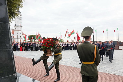 \"В единстве наша сила\": митинг-реквием прошел на площади Славы в Могилеве