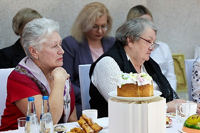 Поделиться теплом. В Клецком районе приняли участников акции \"Подари радость ближнему\"