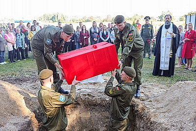 Останки 16 мирных жителей - жертв геноцида перезахоронили в Гомельском районе