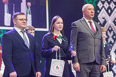 Мир, порядок, защита ценностей. Караев об Основном Законе на торжестве в честь Дня Конституции