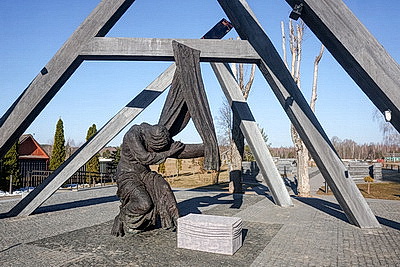 \"Это история и нашего края\". В Борках прошел митинг-реквием в День памяти трагедии в Хатыни