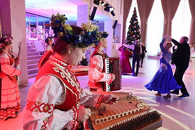 \"Рождественская симфония\". Бал для пожилых людей прошел в Могилеве