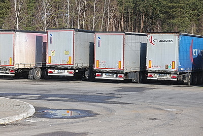 \"Не торопятся работать\". Как литовская сторона принимает грузовики в пункте пропуска \"Бенякони\"