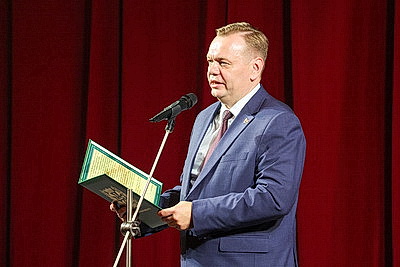 \"Славянские театральные встречи\" открылись в Гомеле перформансом и классической постановкой