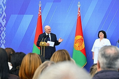 Лукашенко открыл в Минске поликлинику будущего