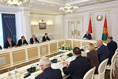 Лукашенко собрал совещание с руководством Совмина