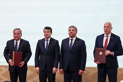 Экономика, наука, культура. На III Форуме регионов Беларуси и Узбекистана подписан ряд документов