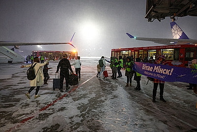 Первый после возобновления авиасообщения рейс \"Белавиа\" из Израиля встретили в Минске