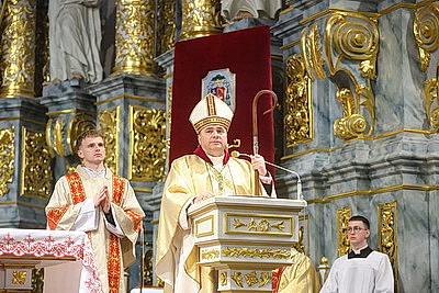 Католические верующие отмечают Чистый четверг