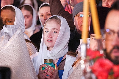 Православные верующие отмечают Пасху