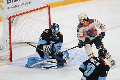 Минские динамовцы забросили шесть шайб в ворота \"Шанхайских драконов\"
