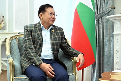 Президенты Беларуси и Мьянмы накануне официальных переговоров встречаются в неформальной обстановке