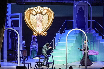 Театр \"Школа драматического искусства\" представил на \"M.@rt.контакт\" спектакль \"Дядюшкин сон\"