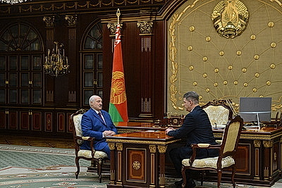 Лукашенко заслушал доклад Кухарева о ситуации в Минске