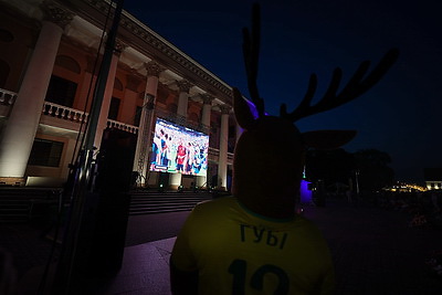 На трансляцию финальной игры чемпионата мира в центре Гродно собрались несколько тысяч зрителей