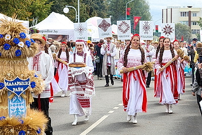 \"Дажынкі-2026\". Фестиваль-ярмарка тружеников села проходит в Барановичском районе