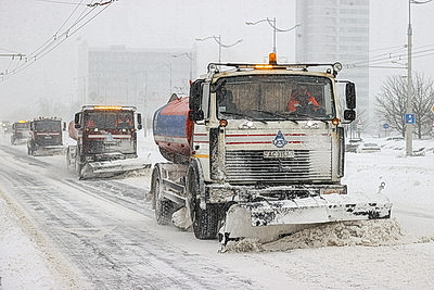 В Минске более 180 единиц техники и свыше 1,5 тысячи человек ликвидируют последствия снегопада