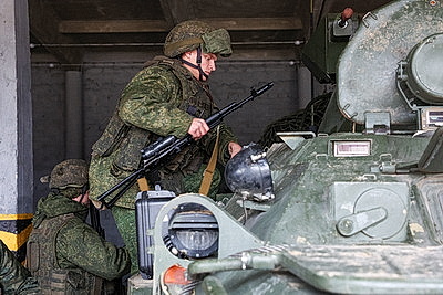 Одно из подразделений 38-й бригады приведено в готовность во время проверки ВС