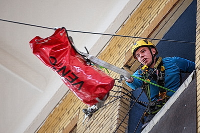 В Минске выбирают лучшего спасателя-высотника