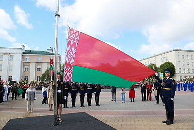 В Бресте прошел митинг, посвященный государственным символам Беларуси