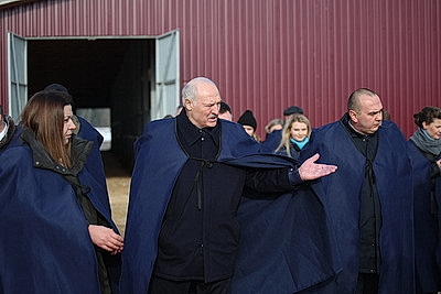 Лукашенко посетил МТК в Логойском районе