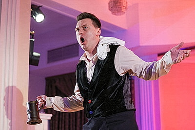 \"Опера - это не скучно\". Как Большой театр превращает классику в современный тренд