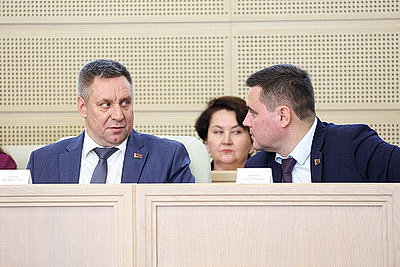 Заседание пятой сессии Совета Республики проходит в Минске