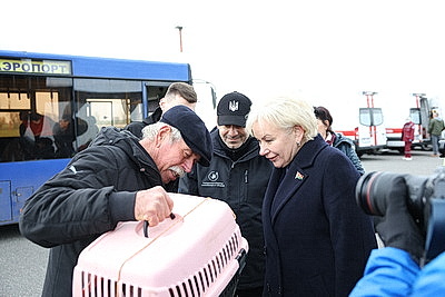 Три самолета с жителями Алешек прибыли в Беларусь