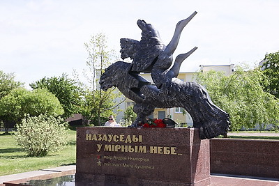 В Барановичах почтили память летчиков-героев Андрея Ничипорчика и Никиты Куконенко