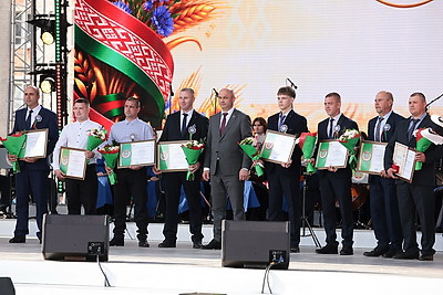 \"Дажынкі-2026\". Лучших тружеников села Витебской области чествуют в Миорах