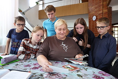 Все вложенное возвращается заботой. Женщина из Кобрина воспитала 37 детей
