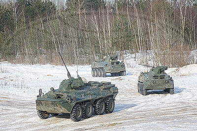 Десантники и гвардейцы во время проверки ВС сдают нормативы по огневой подготовке в Борисовском районе