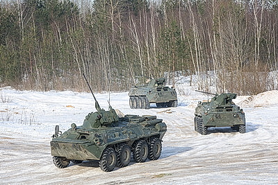 Десантники и гвардейцы во время проверки ВС сдают нормативы по огневой подготовке в Борисовском районе