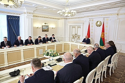 Лукашенко назвал инициативу \"Один район - один проект\" стратегической задачей в региональном развитии