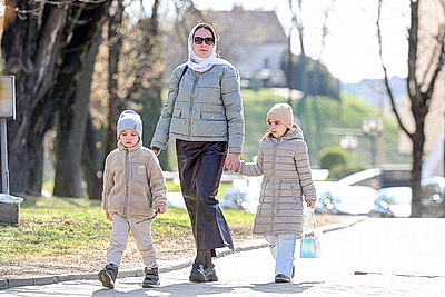 Православные верующие освящают пасхальную трапезу в храмах Беларуси