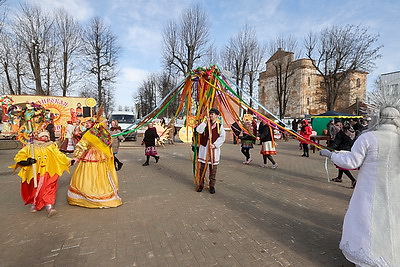 С размахом, звучно и вкусно. Как отпраздновали Масленицу жители Берестовицкого района
